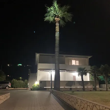 Rab Island Apartmets - Palit 라브